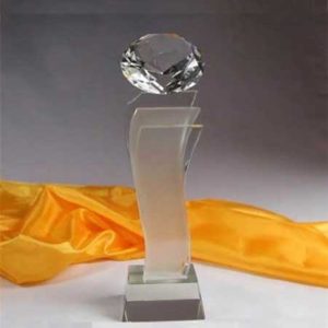 Cúp kim cương thân trăng